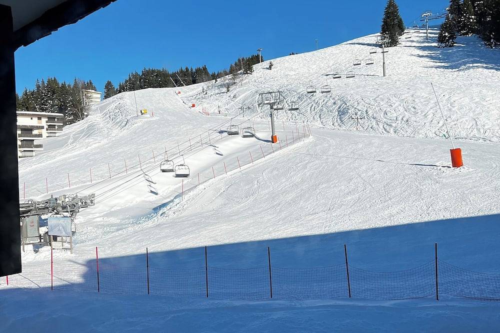 Entire apartment, Studio au Pieds des Pistes in Le Collet d'Allevard, Allevard