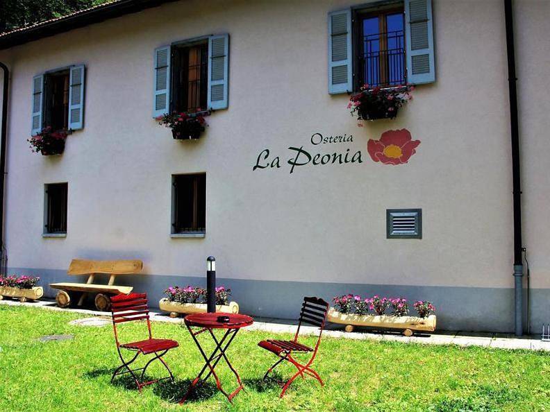Osteria Con Alloggio La Peonia Zona Bellavista Monte Generoso in Mendrisio, Luganersee