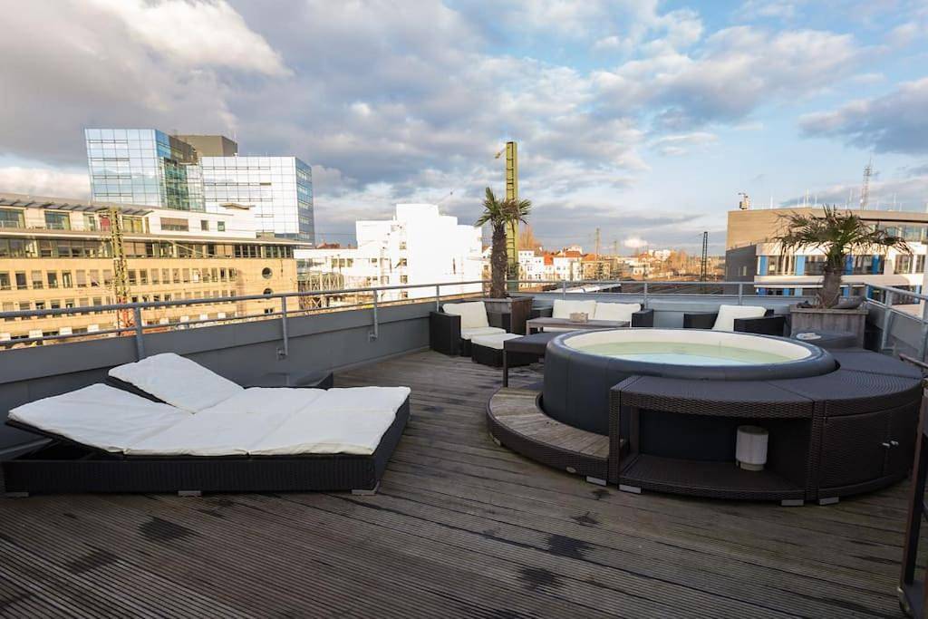 Ganze Wohnung, City-Loft with rooftop terrace - 19 persons in Hannover Mitte, Hannover