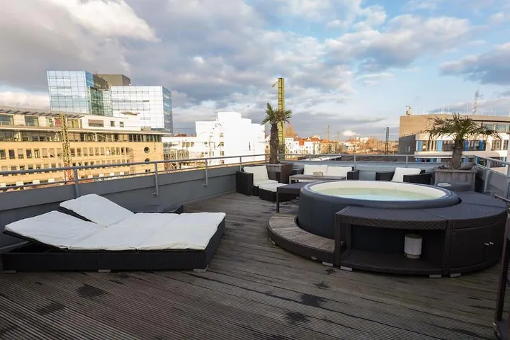 Holiday apartment for 19 people, with hot tub and balcony - 1