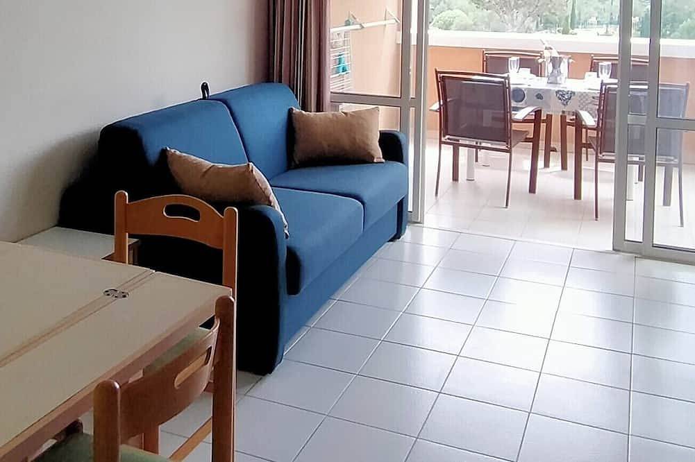 Appartement entier, Appartement T2 belle vue mer et parking privé au village vacances Cap Esterel in Cap Estérel, Saint-Raphaël