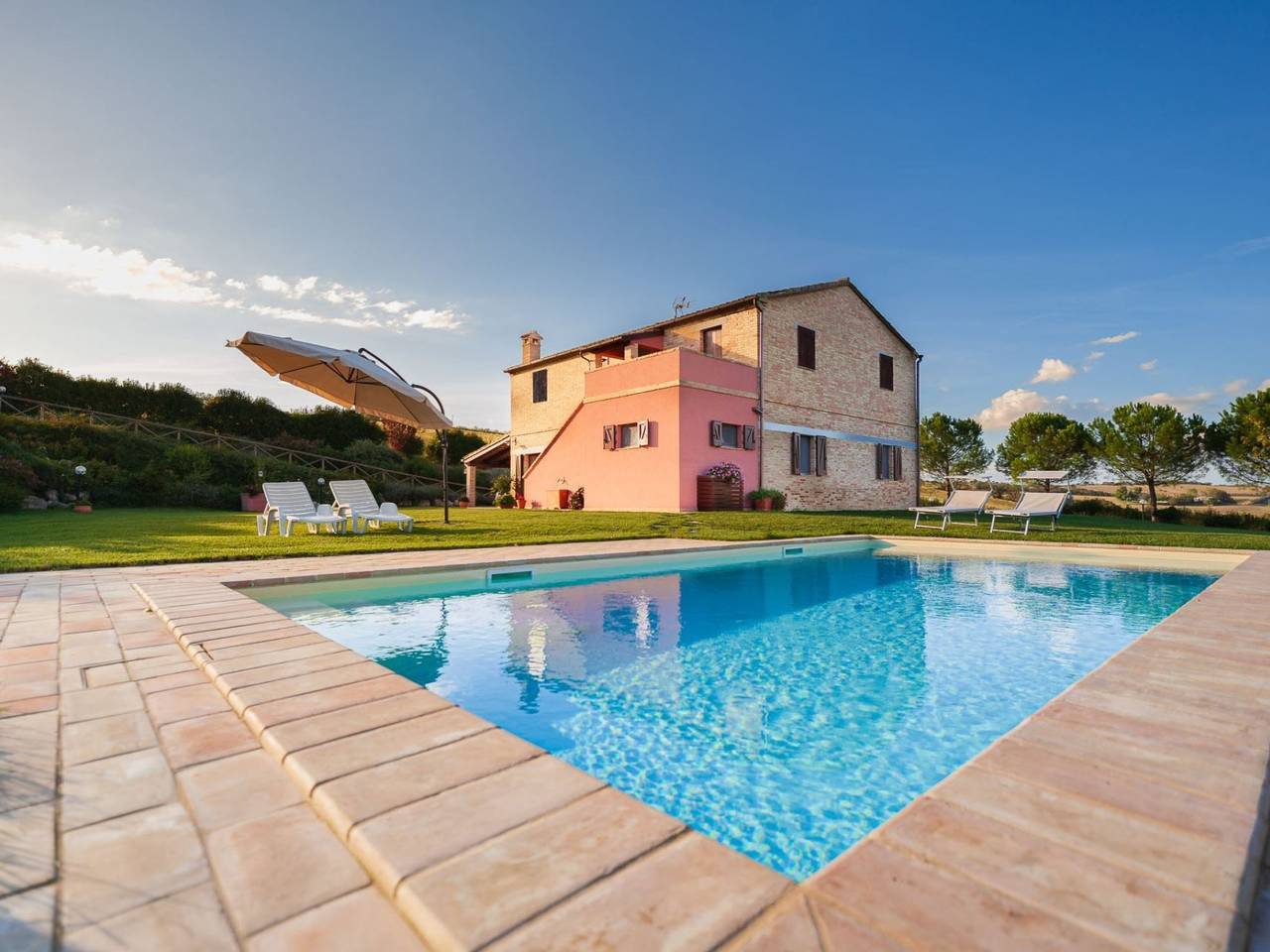 Villa mit privatem Pool in der Nähe der adriatischen Strände in Jesi, Ancona Provinz