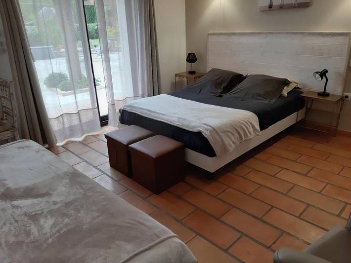 Chambre d’hôte pour 5 personnes, avec terrasse et jardin ainsi que piscine et vue, adapté aux familles à Sauve - 3