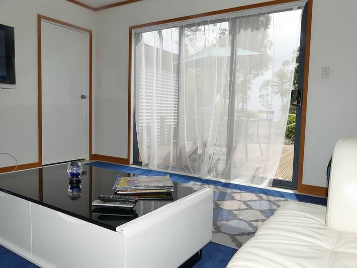 Holiday home for 5 people, with garden and hot tub as well as pool in Northland