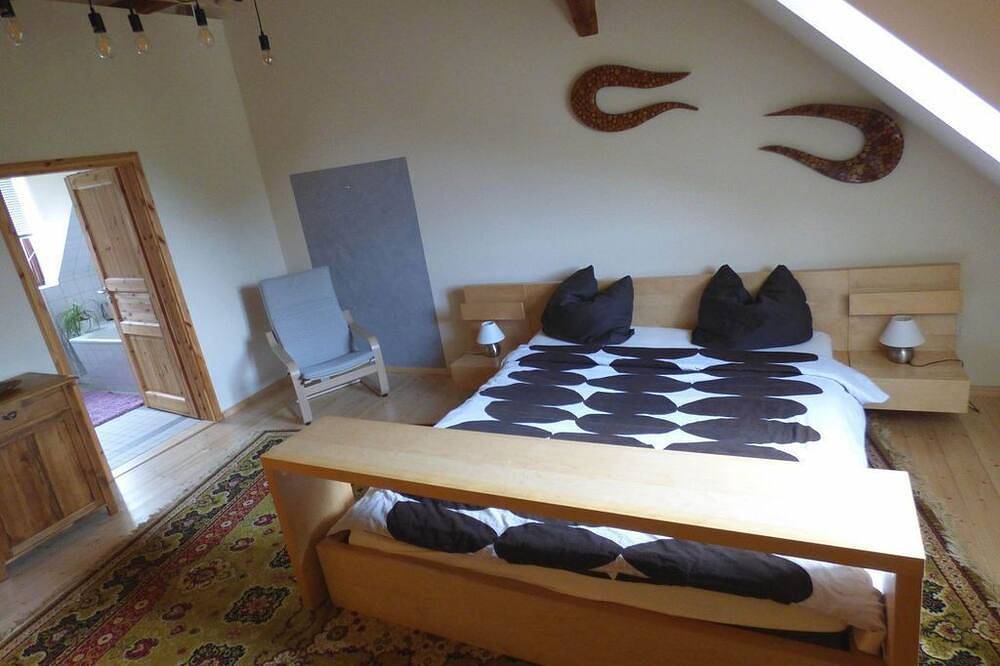Ganze Wohnung, Ferienwohnung Högel - Appartement/Fewo, Dusche oder Bad, Wc in Naumburg, Saale-Unstrut