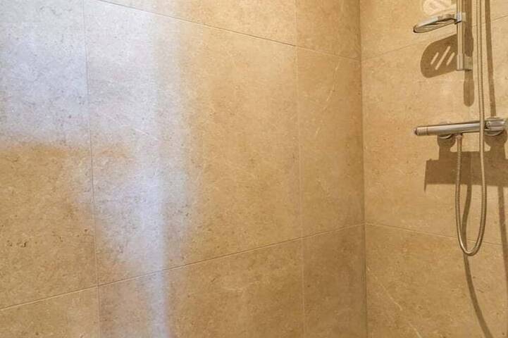 Gîte pour 4 personnes, avec jardin dans Les Rosaires - 4