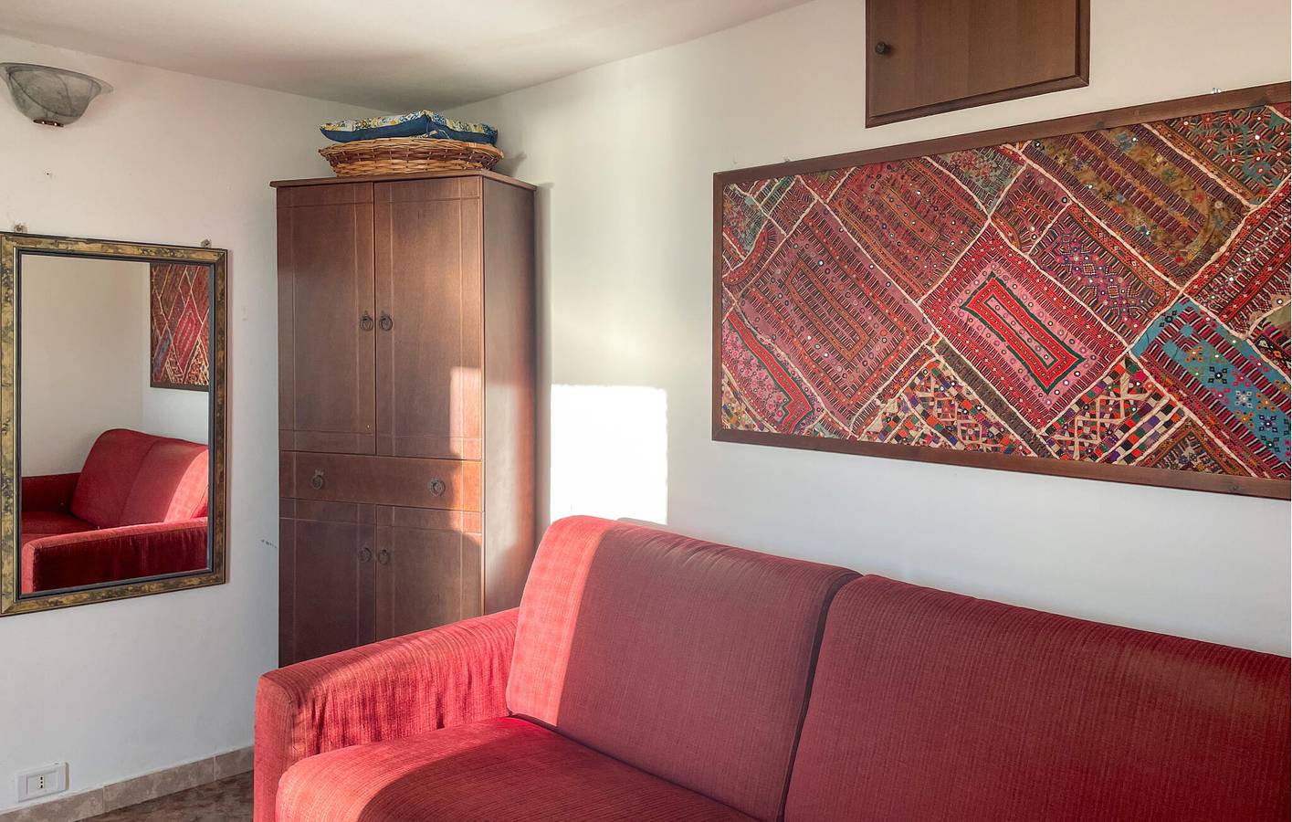 Apartamento vacacional entero, Apartamento con vistas al mar, WiFi, aire acondicionado y aparcamiento, a 2 km de la playa. in Pollica, Cilento