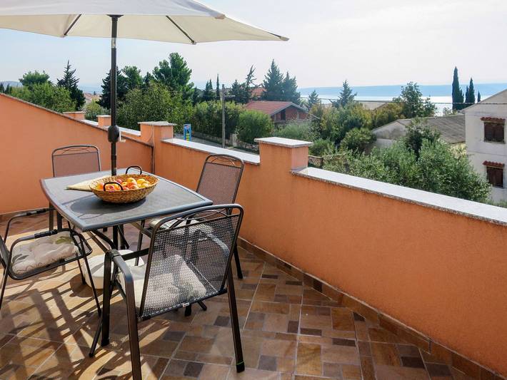 Ferienwohnung für 6 Personen, mit Balkon und Garten in Jasenice - 2