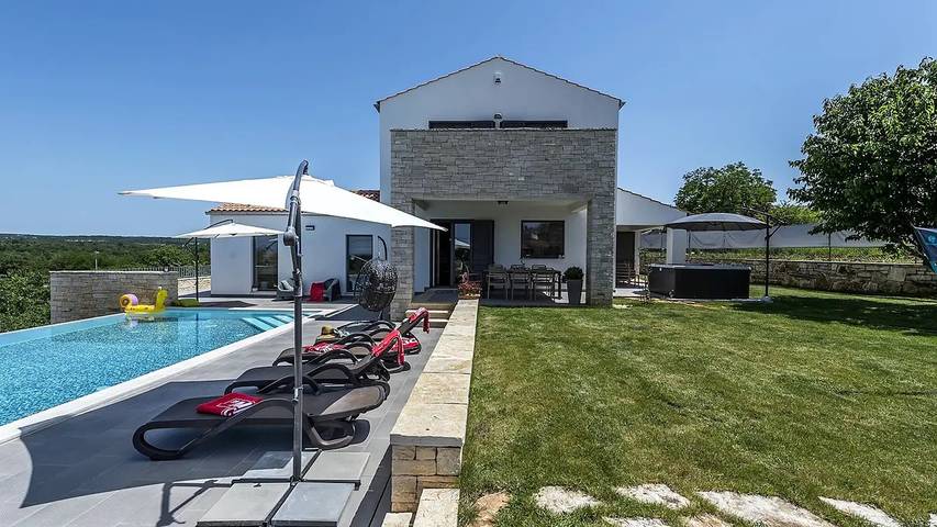 Villa pour 8 personnes, avec terrasse et jardin ainsi que piscine et jacuzzi à Selina - 4