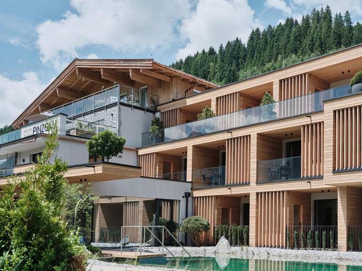 B&B für 3 Personen, mit Balkon und Terrasse sowie Garten und Pool in Neukirchen am Großvenediger