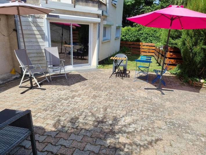 Appartement de vacances pour 5 personnes, avec piscine ainsi que vue et jardin