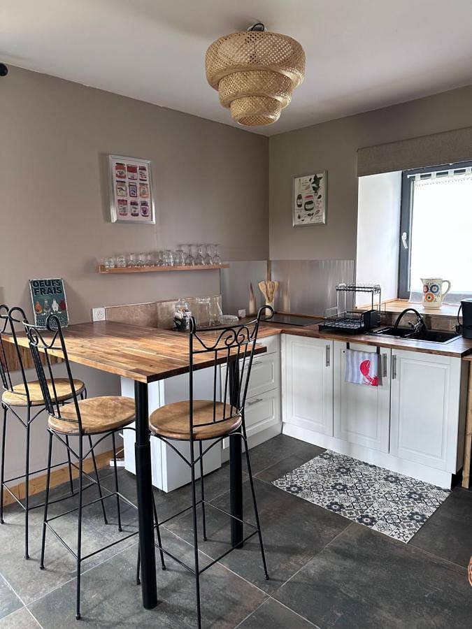 Gîte pour 2 personnes, avec vue ainsi que terrasse et jardin à Lengronne - 2