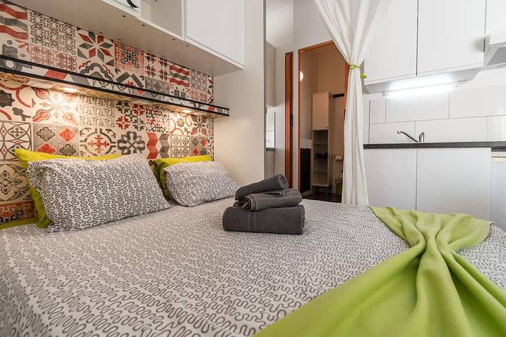 Entire apartment, Green studio, Private Balcony, 100 meters, 2 min by foot, of Peniche Beach in Leiria District
