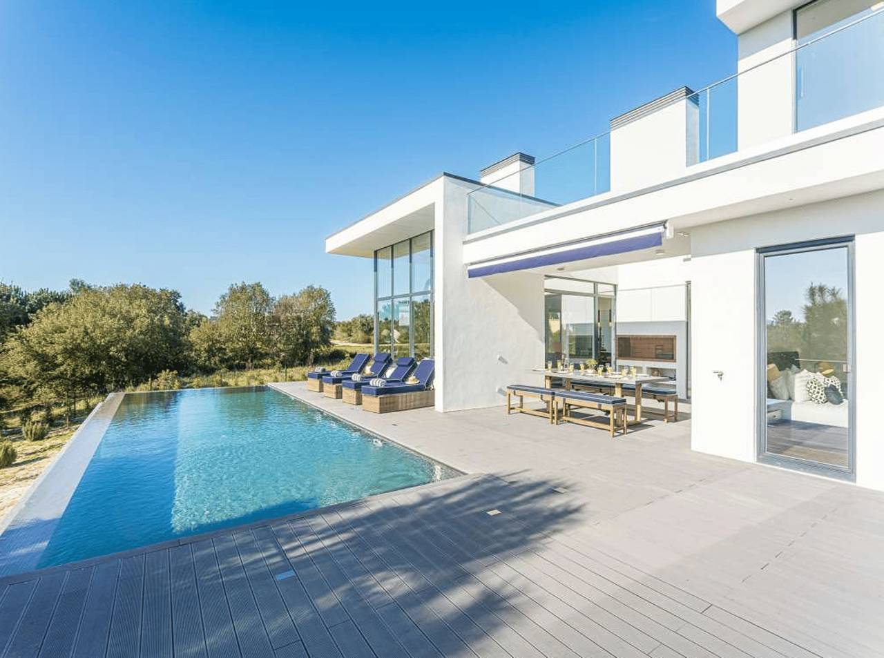 Stunning Aroeira Villa | 5 bedrooms | Villa Monte Manso | Modern Design & Stunning Views | Sesimbra in Quinta do Conde, Halbinsel von Setúbal