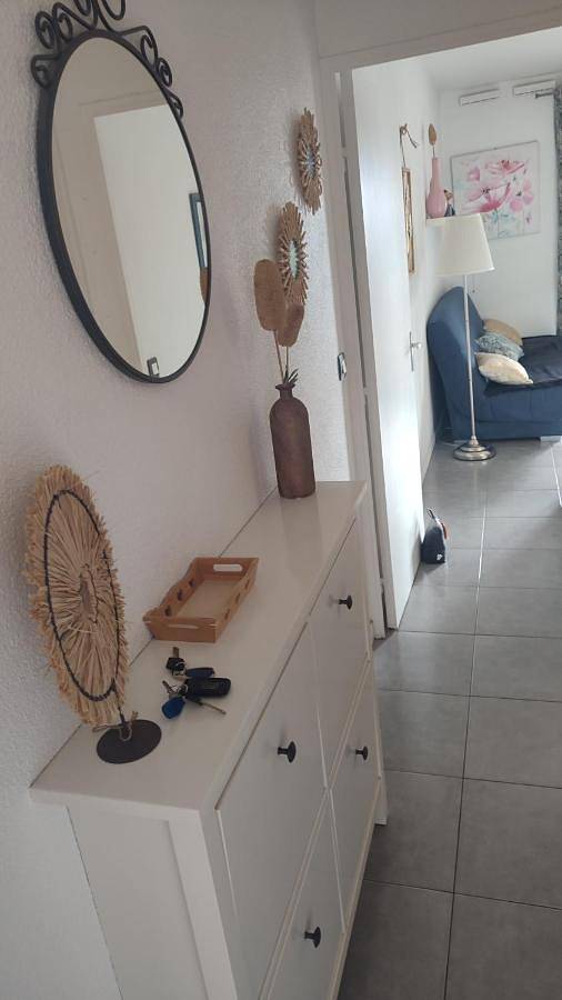 Entire apartment, T2 coquet proche plages, port et centre ville in Golfe-Juan, Vallauris