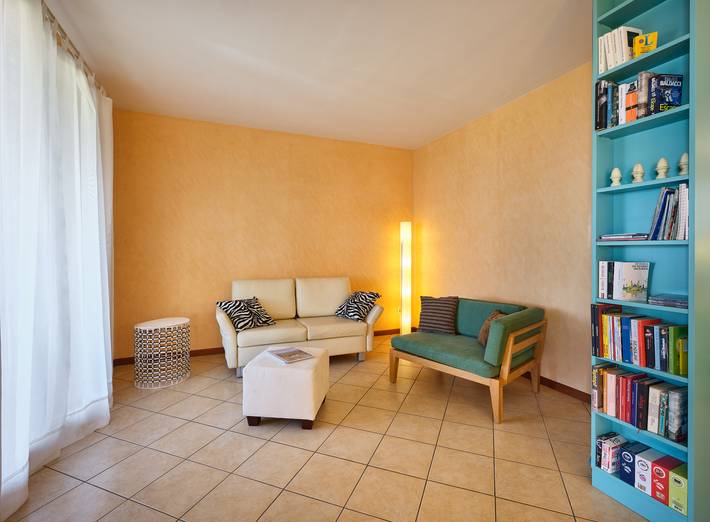Appartamento intero, Regarda – "Perla del Garda"  bilocale con grande terrazza vista lago e piscina in Lazise, Prealpi Gardesane