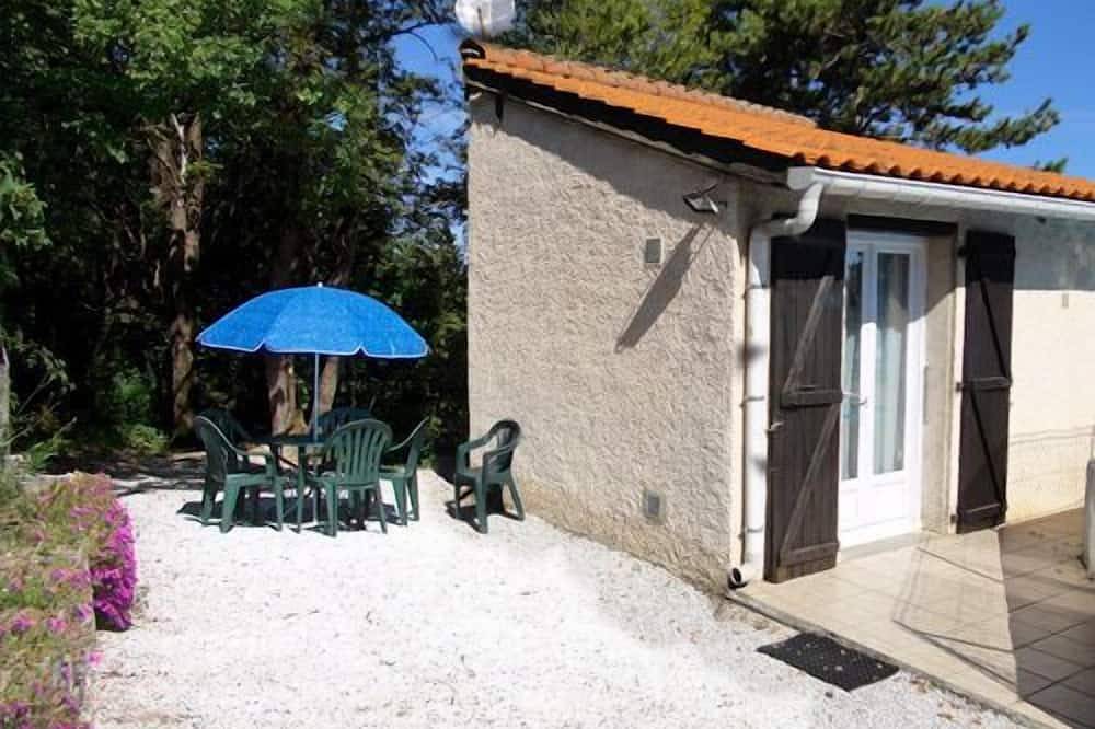 Maisonnette avec piscine partagée au Lac de St Ferréol in Sorèze, Lauragais