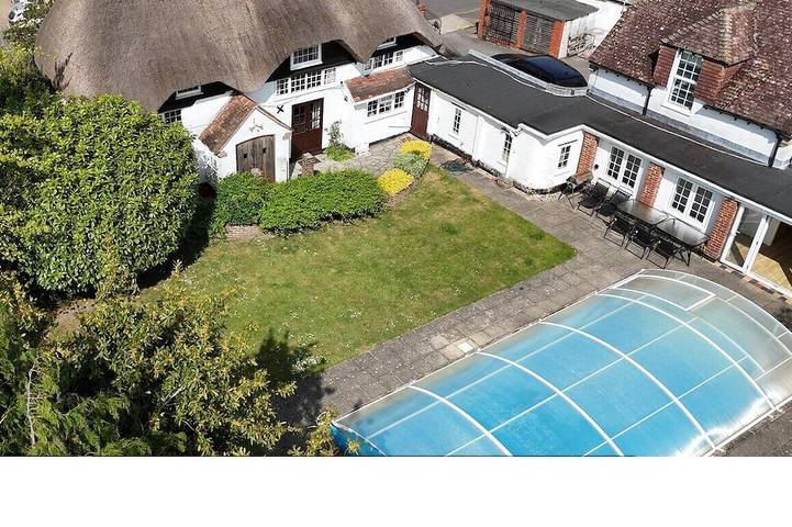 Holiday rental for 14 people, with terrace and garden in Bosham