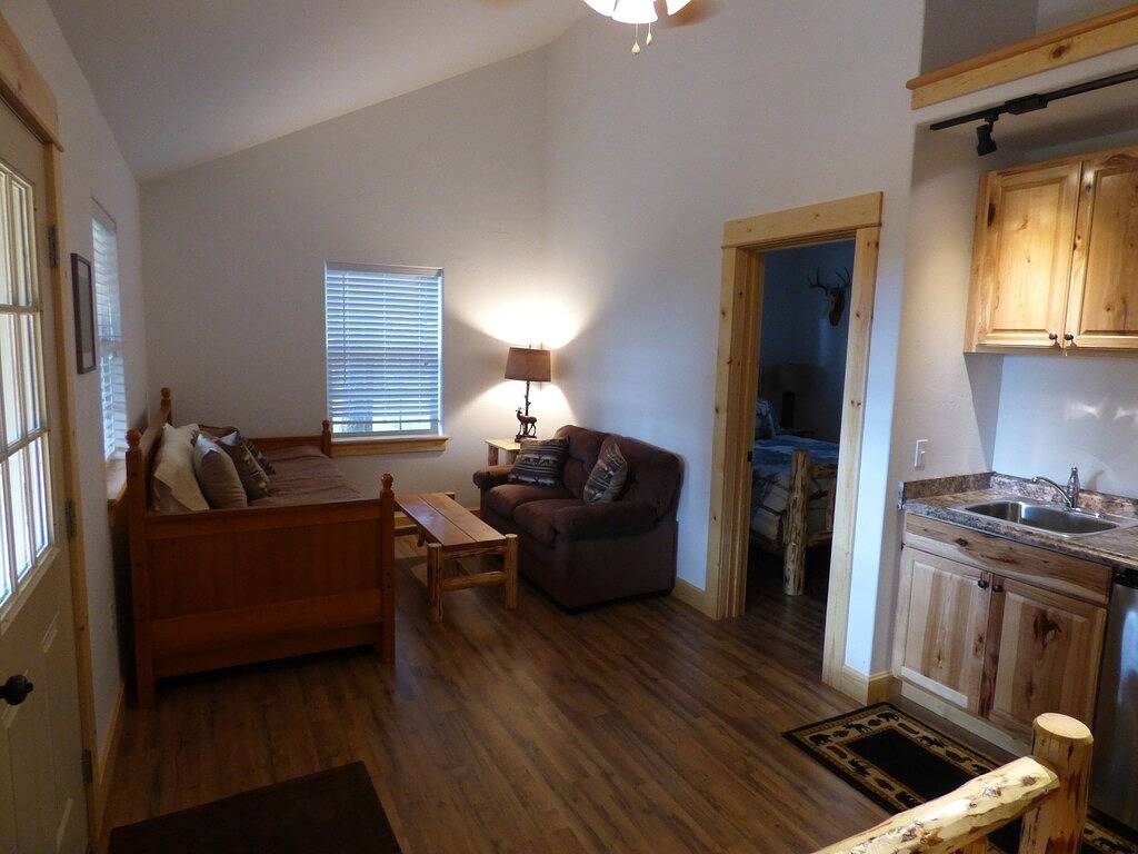 Log Cabin for 4 Guests in Lakeside (MT), Flathead National Forest