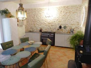 Gîte pour 8 personnes, avec piscine ainsi que jardin et terrasse à Soupex