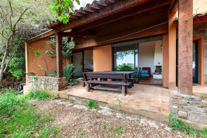 Casa vacanze 'Cecile' con vista mare, giardino condiviso e balcone in Carqueiranne, Costa mediterranea (Francia)