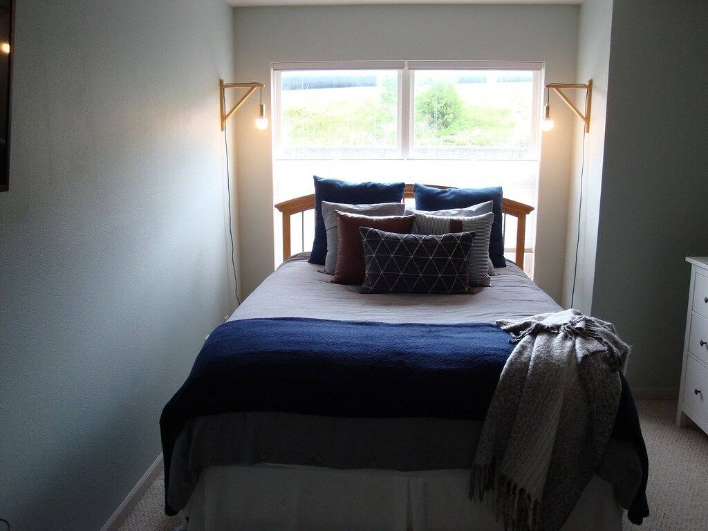 Charming! Cozy Lakefront Home with fantastic views, close to Bagnell Dam in Lake Ozark, Lake of the Ozarks