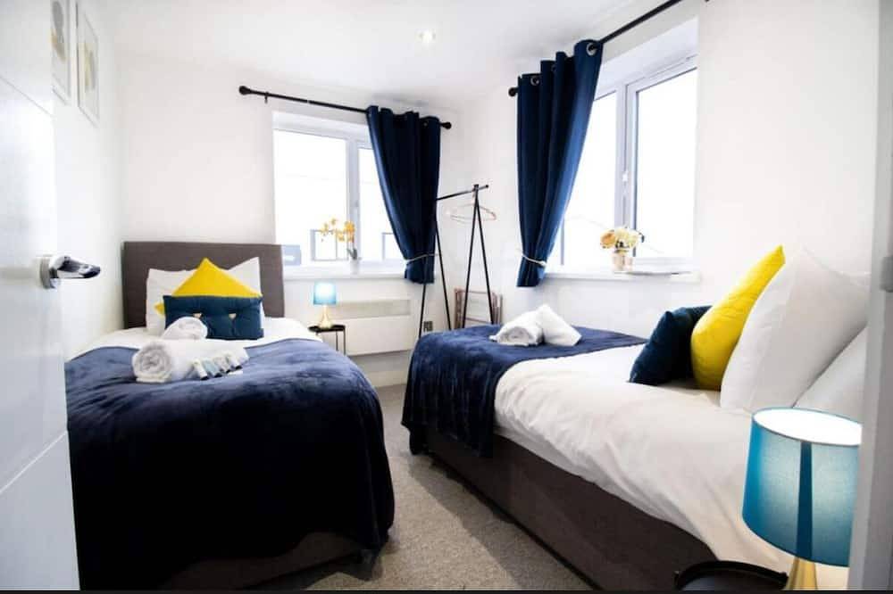 Entire apartment, Spacious Contractor Family apartment in Swindon, North Wessex Downs