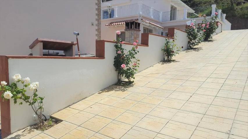 Location de vacances pour 6 personnes, avec piscine ainsi que jardin et vue, animaux acceptés à Tropea - 3