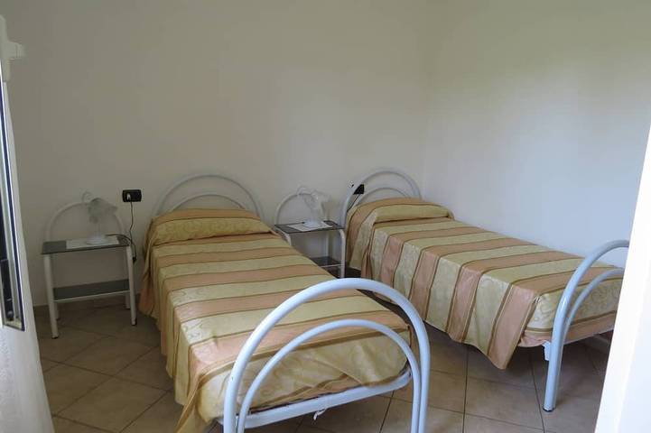 Villa Delia - Santa Caterina: Casa con giardino, 5 minuti a piedi dalla spiaggia in Santa Caterina di Pittinuri, Cuglieri