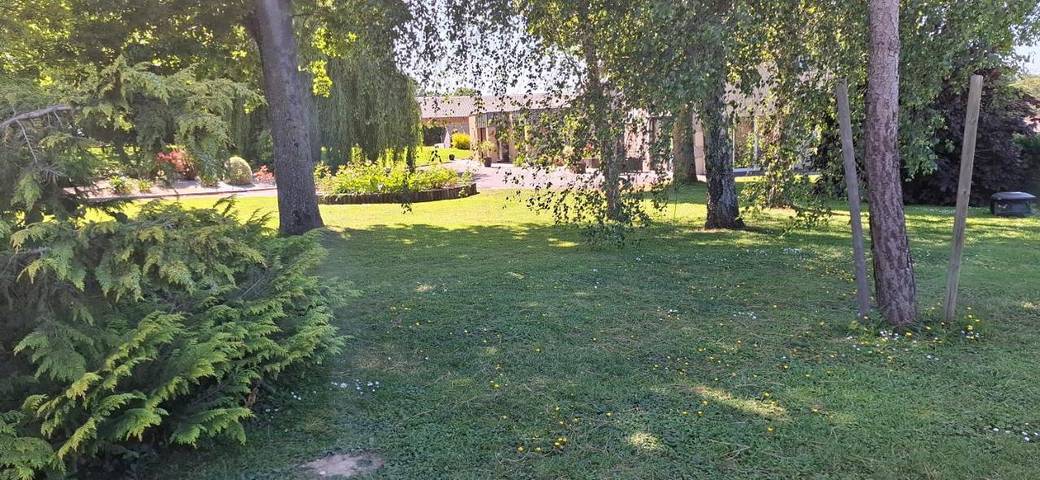Location de vacances pour 2 personnes, avec terrasse ainsi que vue et jardin à Le Val-Saint-Père - 4