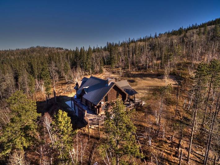 Glamping for 17 people, with balcony and hot tub in South Dakota