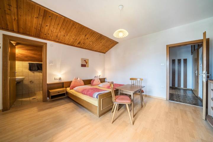 Appartamento intero, Appartamento vacanze "Gantkofel Leilichhof" con vista montagna, Wi-Fi, balcone e giardino in Lana di Mezzo, Lana