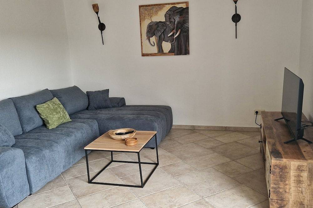 Ganze Wohnung, Ruhig gelegene Ferienwohnung am Waldrand mit tollem Ausblick in Bad Münstereifel, Naturpark Hohes Venn-Eifel