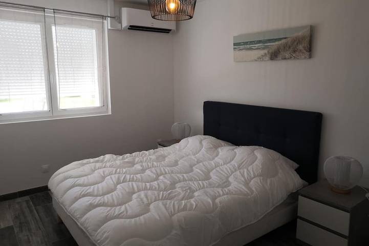 Gîte pour 6 personnes, avec terrasse et jardin à Saint-Hilaire-la-Forêt - 2