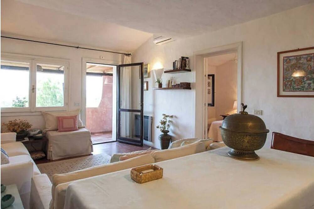 Ganze Wohnung, House First 75 sq. m. Residence \"Cala Ruja\" Via Monti di Mola Location Abbiadori in Cala di Volpe, Arzachena