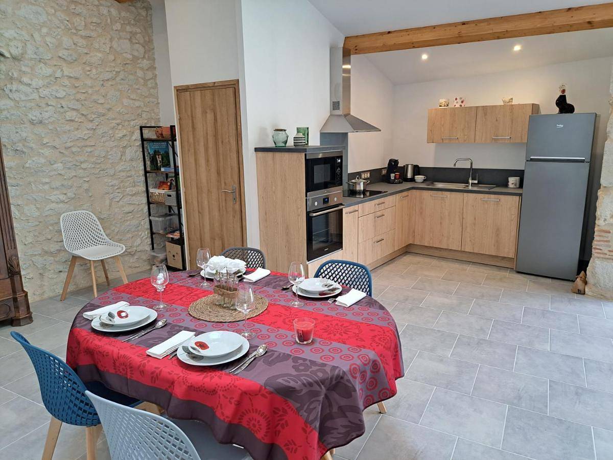 Two-Bedroom House in Thénac, Périgord Pourpre