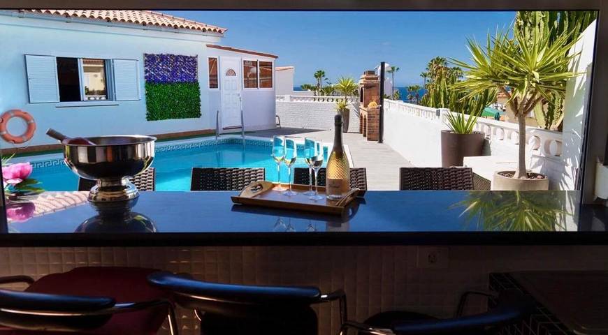 Chalet para 8 personas, con vistas además de terraza y piscina en Sueño Azul
