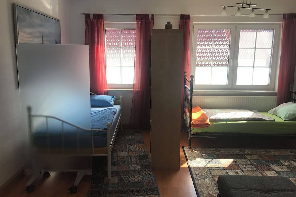 Ganze Wohnung, Unterkunft in Ilmenau für bis zu 7 Personen (mit Garten) in Langewiesen, Thüringer Kernland