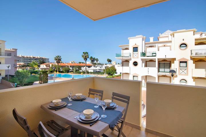 Entire apartment, Apartment "Eden" with Shared Pool & Wi-Fi in Vilamoura, Quarteira
