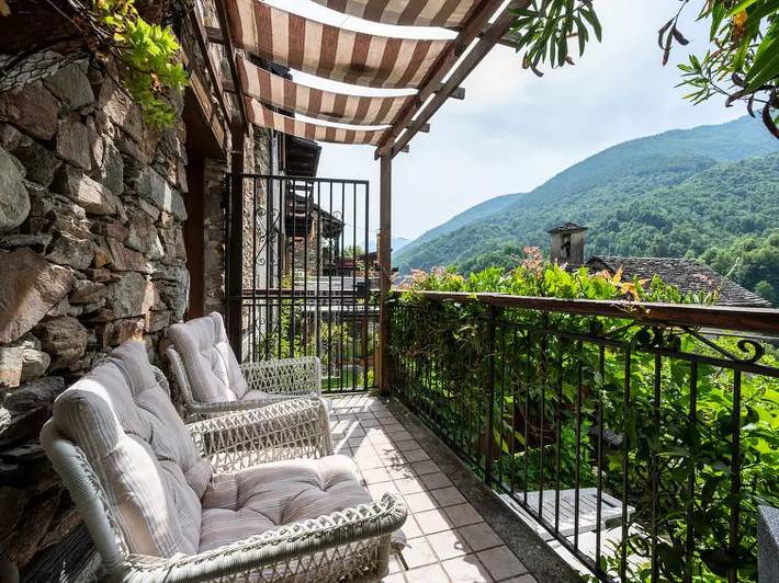 Villa für 4 Personen, mit Balkon und Garten