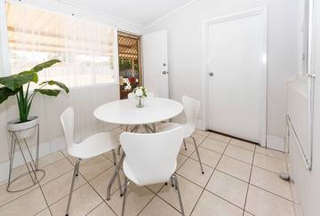 Holiday Home for 6 People in Perth, Western Australia, Photo 3