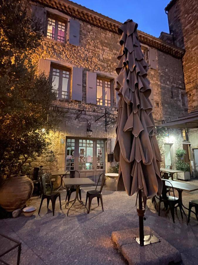 Appartement entier, Les Appartements Du Saint Thiers, la Provence dans un coin de la Drôme et l'esprit d'une maison d'hôtes à Saoû in Saou, Région de Die