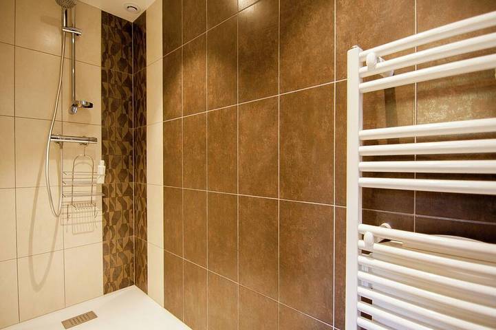 Gîte pour 2 personnes, avec jardin à Ségur-le-Château - 4