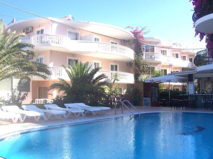 Ferienwohnung für 3 Personen, mit Kinderpool und Whirlpool sowie Garten und Pool - 1