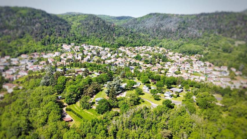 Location de vacances pour 4 personnes, avec Terrasse ainsi que Piscine et Vue à Ceyrat - 4