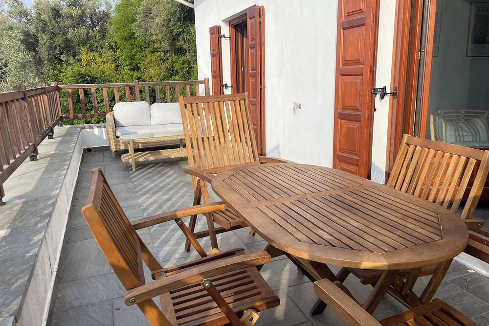 Sea-front villa - luxury, authenticity in Pilion