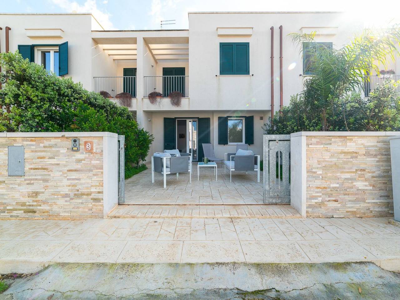 Apartamento entero, Villa Federica 50 m vom Strand und Parkplatz entfernt in Torre Santa Sabina, Salento