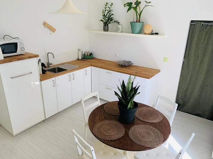 Gîte pour 5 personnes, avec vue et terrasse, animaux acceptés dans Reventin-Vaugris - 2