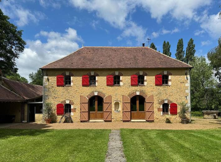 Chalet para 14 personas, con vistas además de jardín y piscina - 1