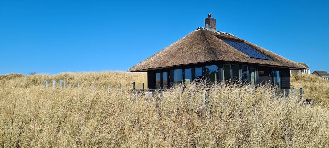 Ferienhaus für 8 Personen, mit Balkon/Terrasse und Whirlpool sowie Terrasse und Garten auf Ameland - 2